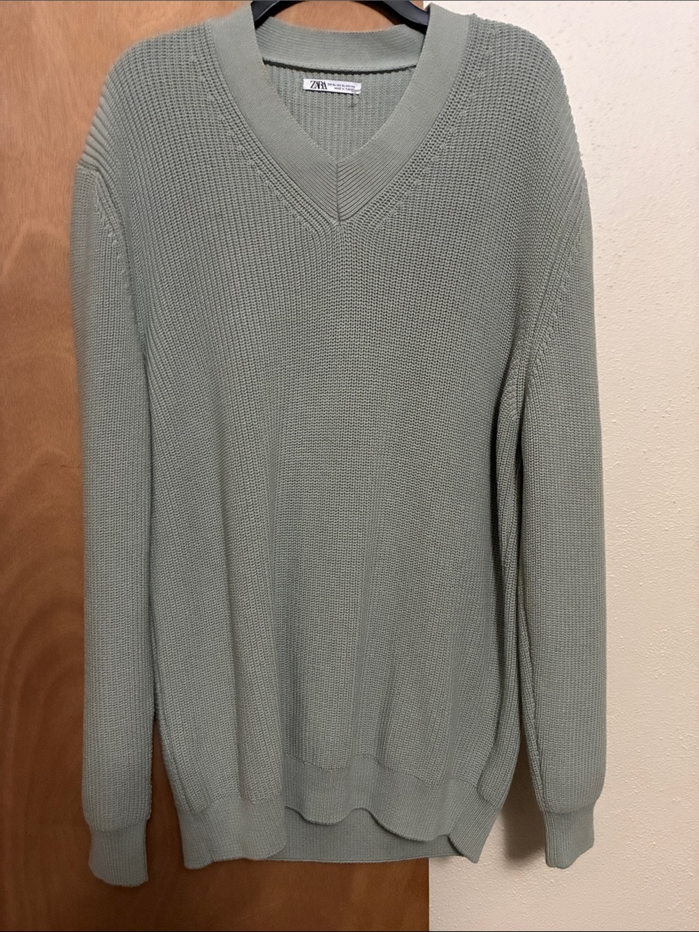 Zara v-neck cable knit sweater